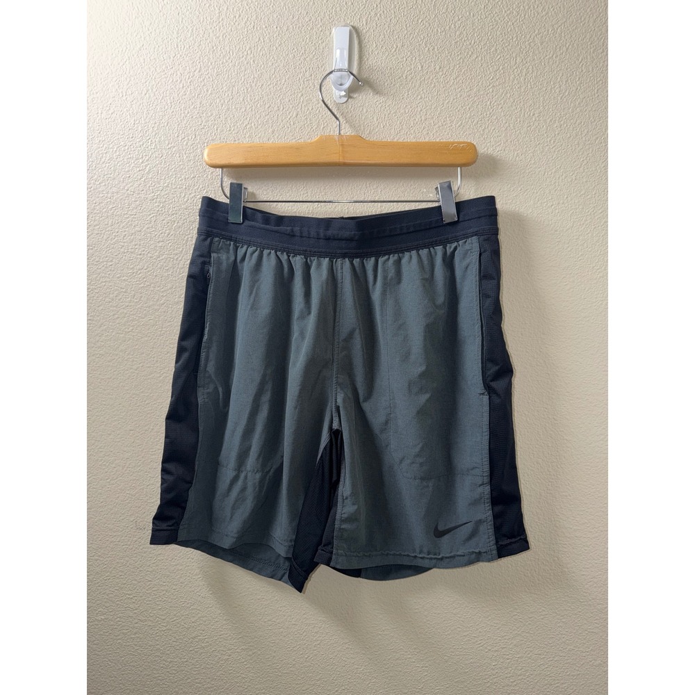 Men's Nike Drifit Shorts Size Medium